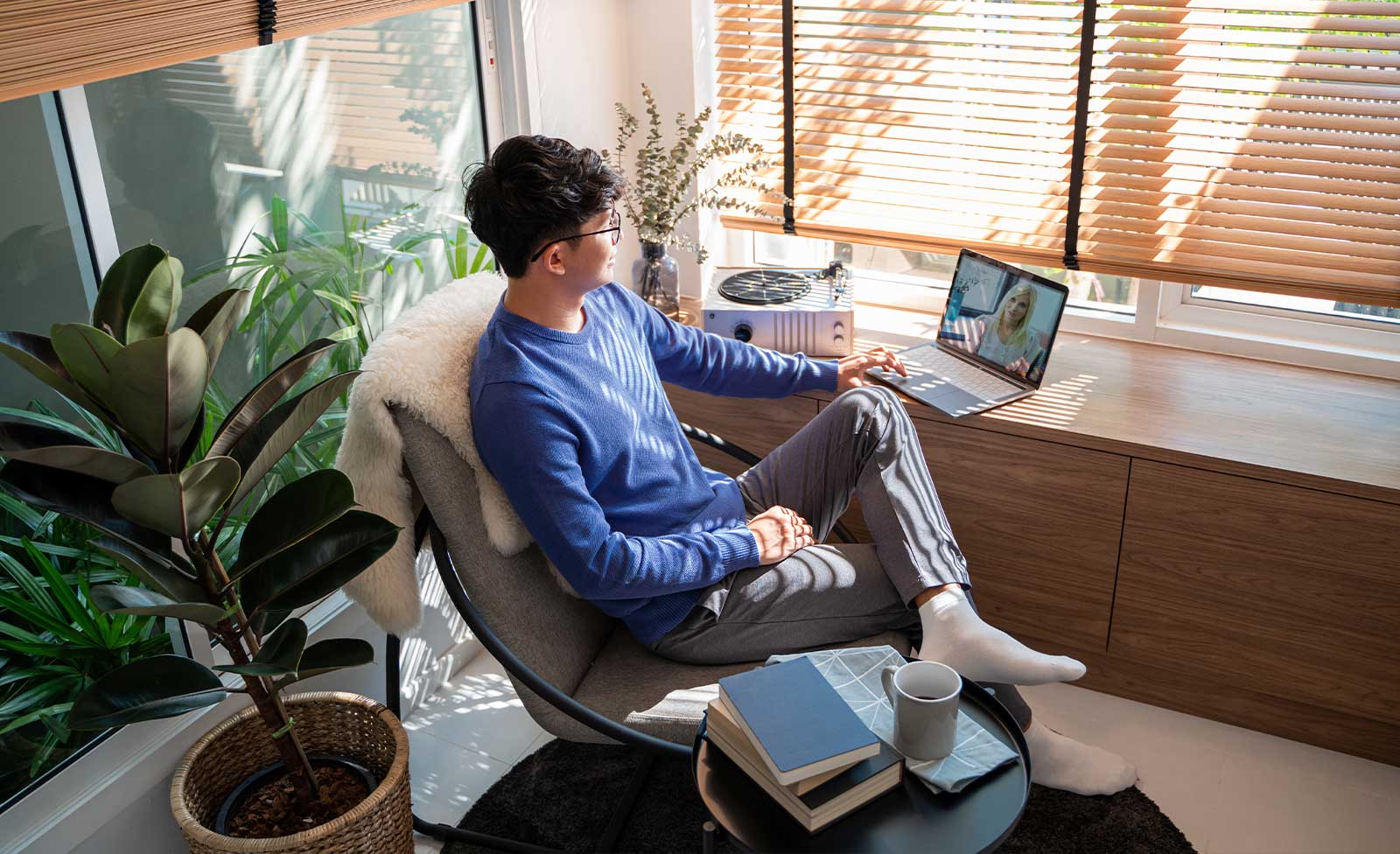 Man with ceryl on computer man-with-cheryl-on-computer